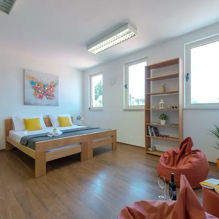 Διαμέρισμα Ivona